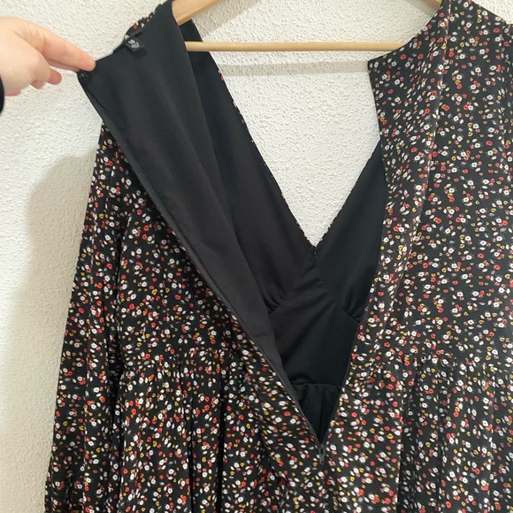 Torrid Long Sleeve Flare Floral Deep V Dress - Picture 7 of 9